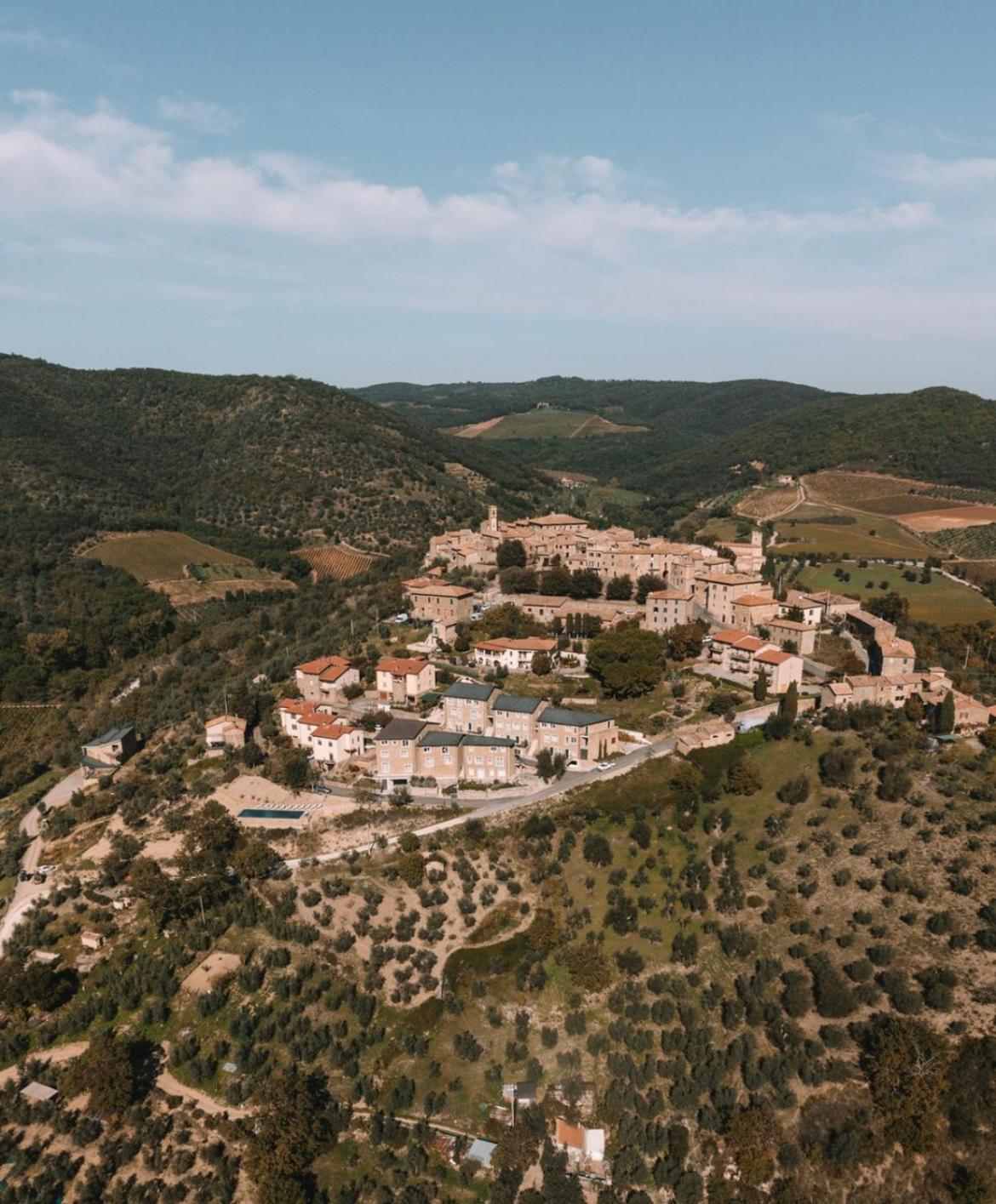 Corte Francigena مونتالشينو المظهر الخارجي الصورة