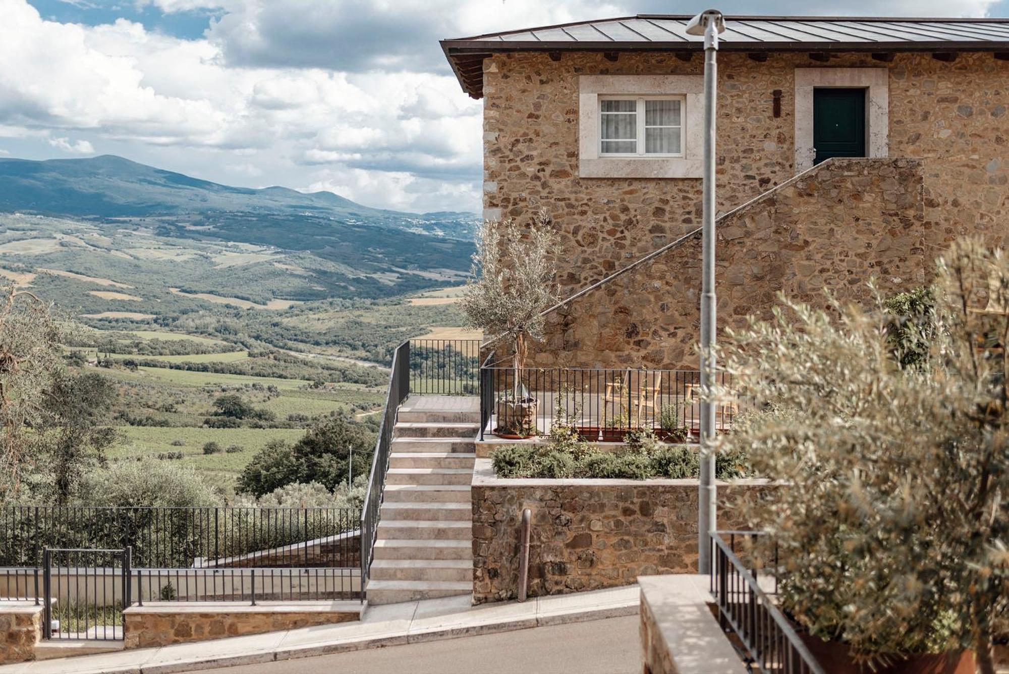 Corte Francigena مونتالشينو المظهر الخارجي الصورة