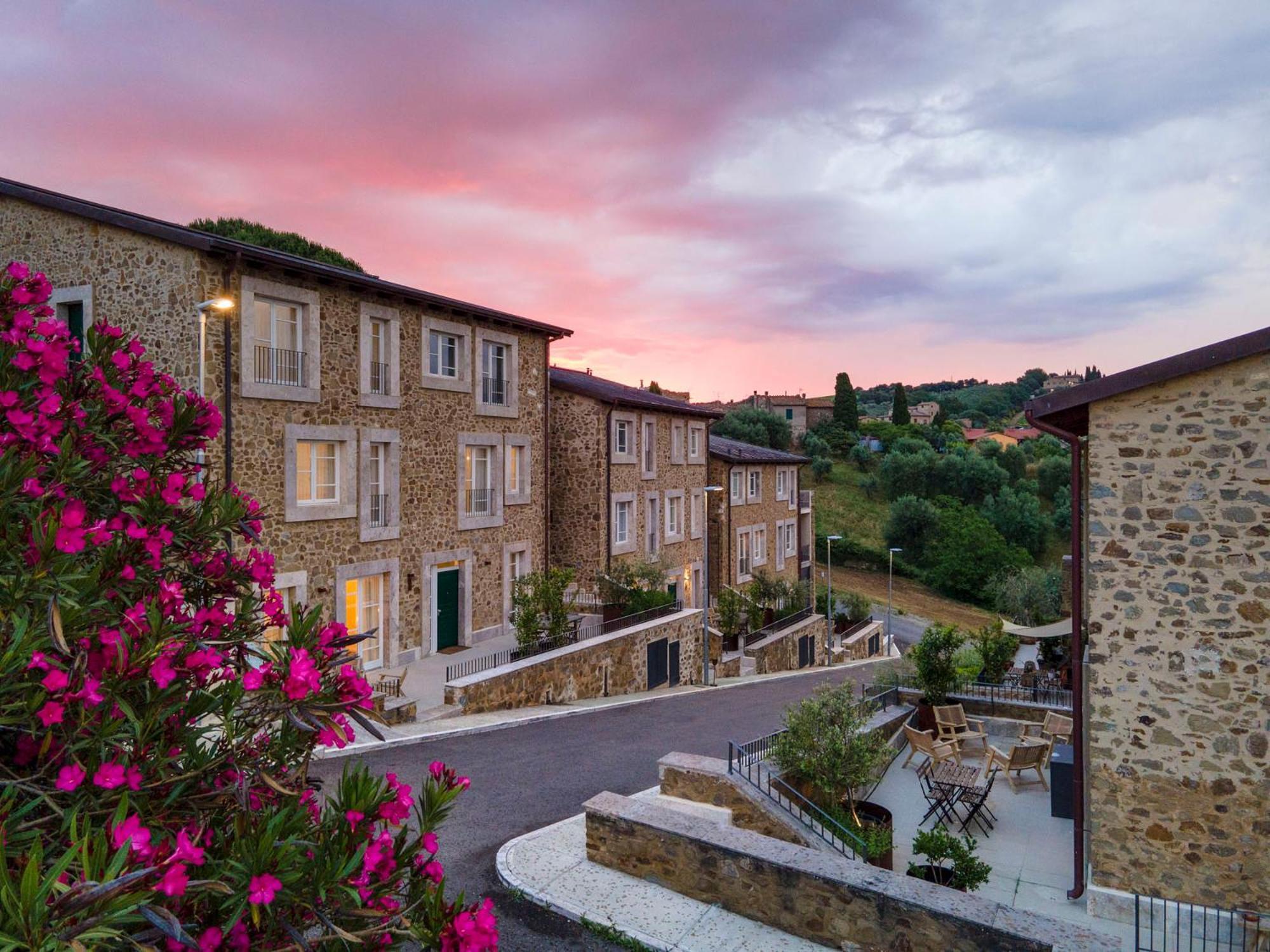 Corte Francigena مونتالشينو المظهر الخارجي الصورة